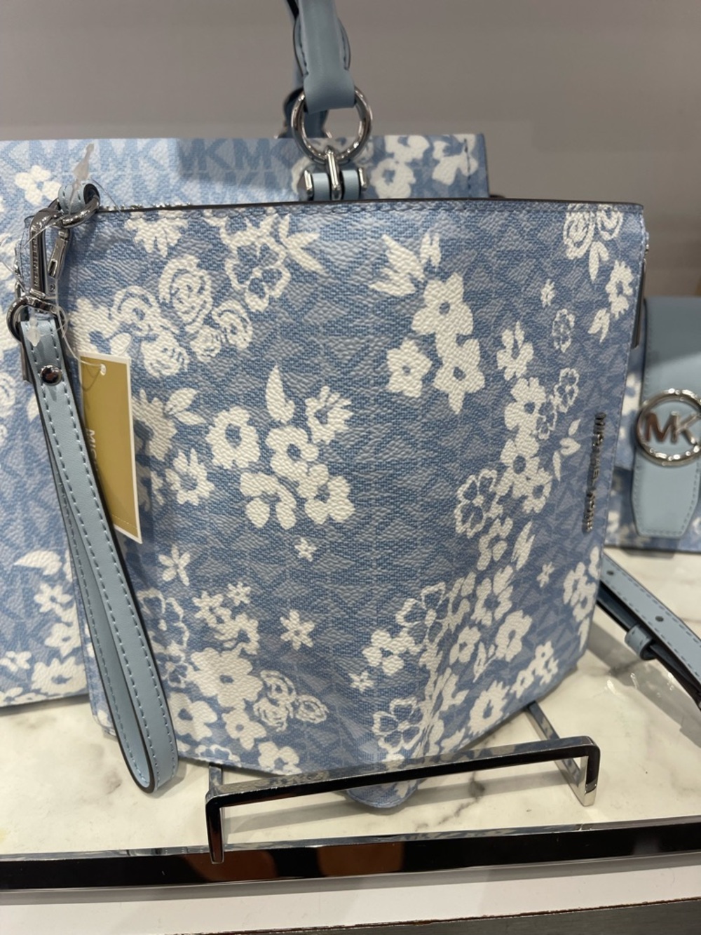 MICHAEL KORS JST Lg Double Zip Printed Signature Logo Wristlet
Pale Ocean 
NWT - Picture 8 of 16